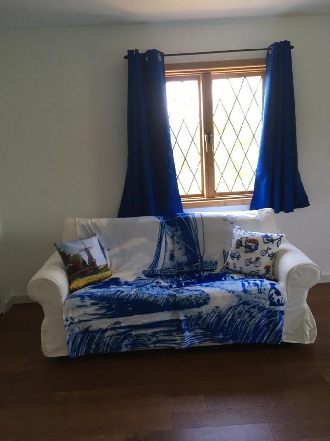 The Blue Cottage B&B Seventy Mile House Exterior foto