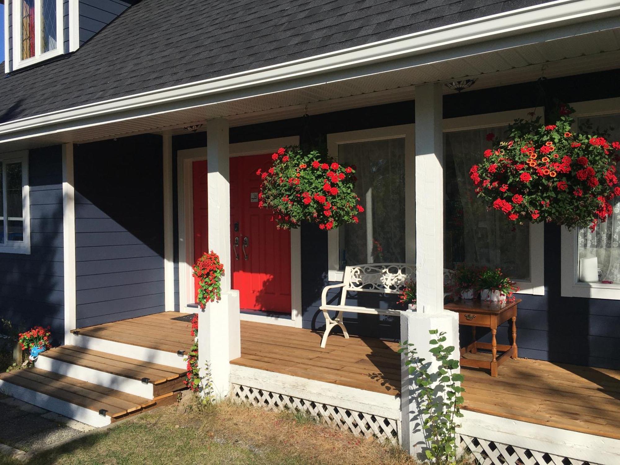 The Blue Cottage B&B Seventy Mile House Exterior foto